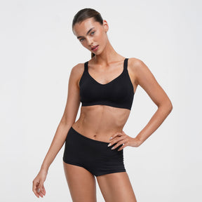 Seamless compact push-up bra